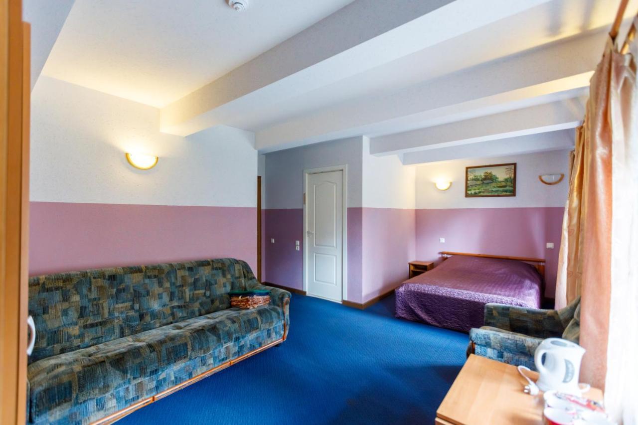 Viesu Nams “Dimantu Ferma” Hotel Ikšķile Екстериор снимка
