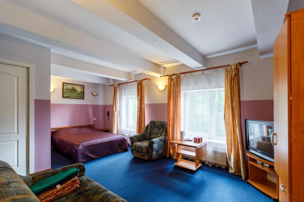 Viesu Nams “Dimantu Ferma” Hotel Ikšķile Екстериор снимка