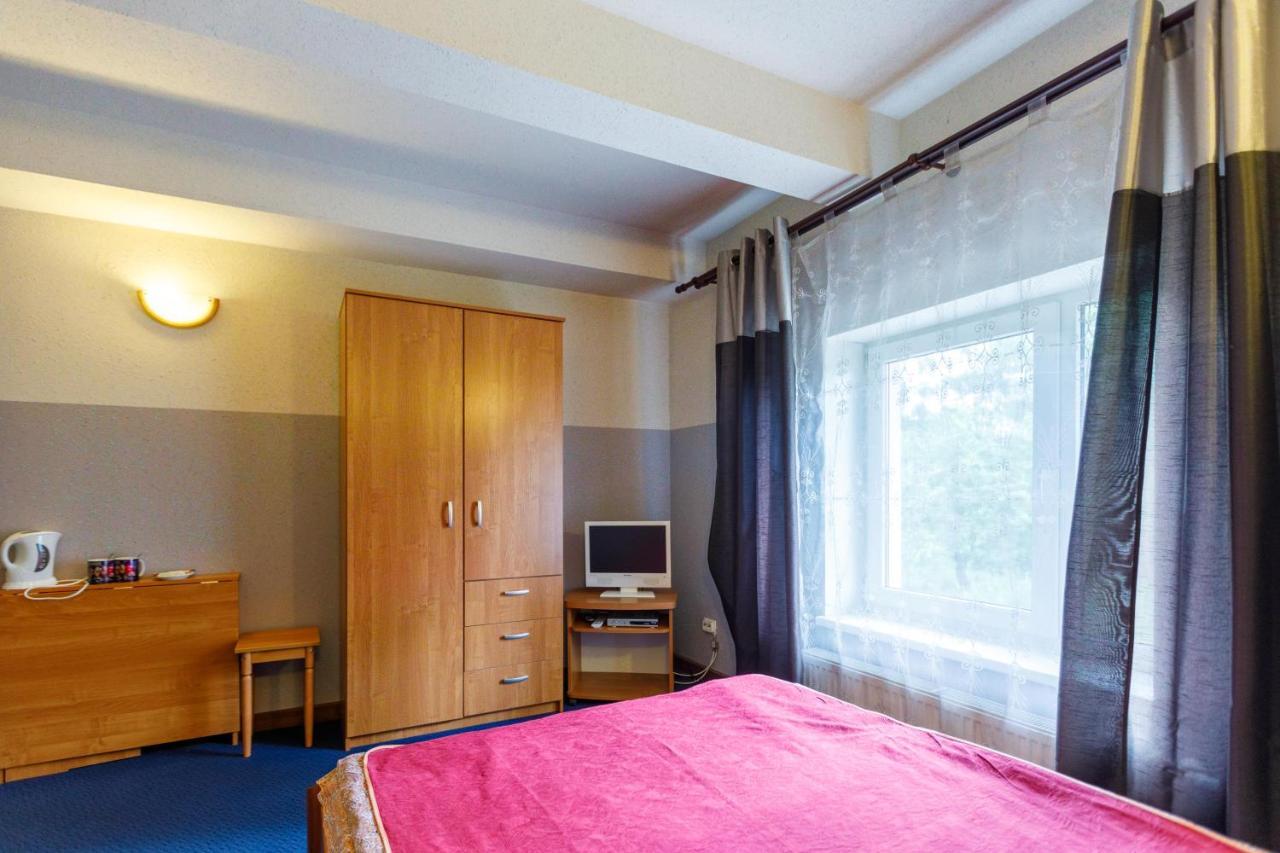 Viesu Nams “Dimantu Ferma” Hotel Ikšķile Екстериор снимка